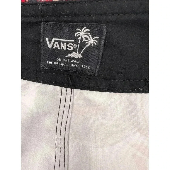 Vans Off The Wall Mens Logo All Oved Print Board Shorts Size 30 EXCELLENT UC - Picture 7 of 10